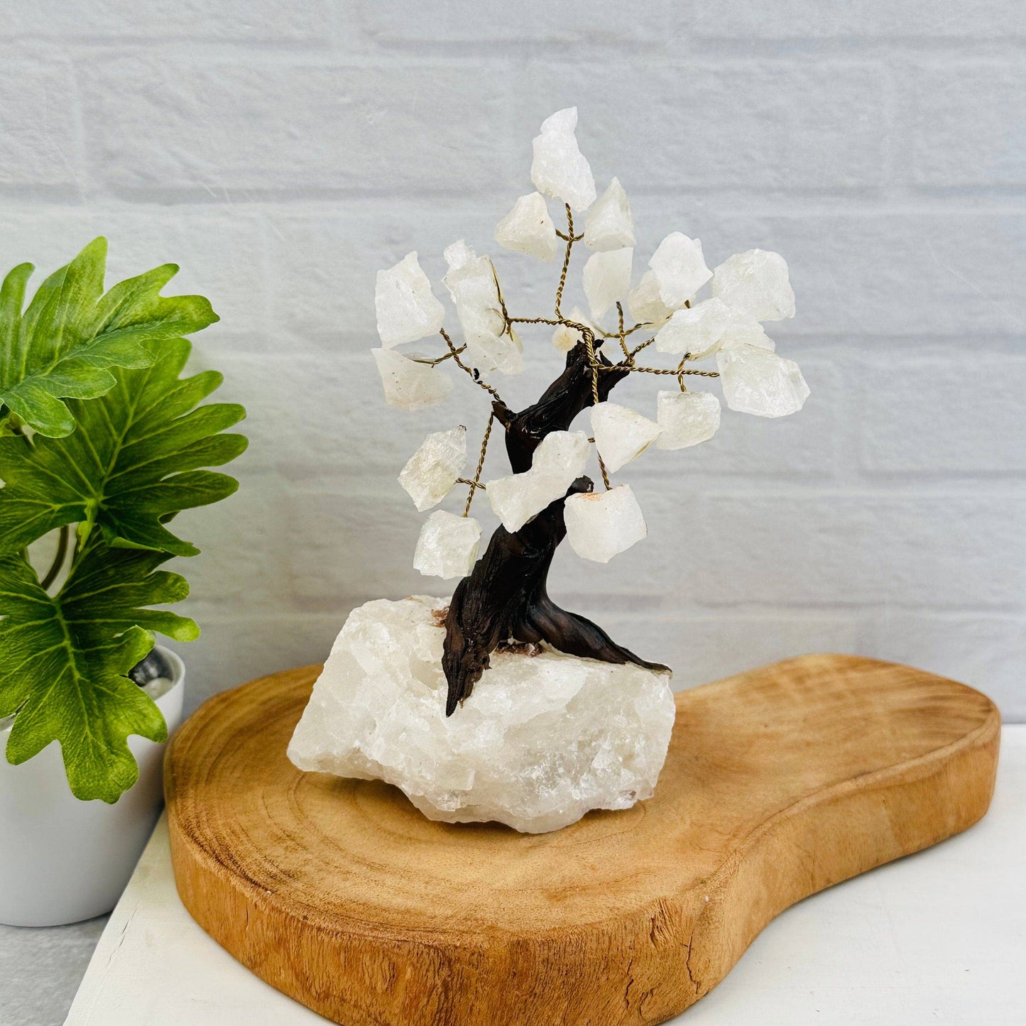 Beautiful Crystal Trees - Gemstone Crystal Trees with Crystal Stone B, perfect for enchanting home décor.