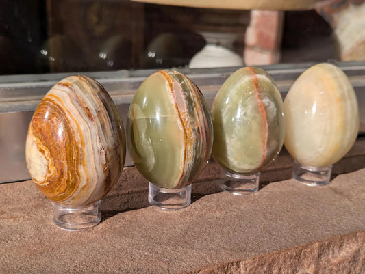 Onyx Egg with wood stand